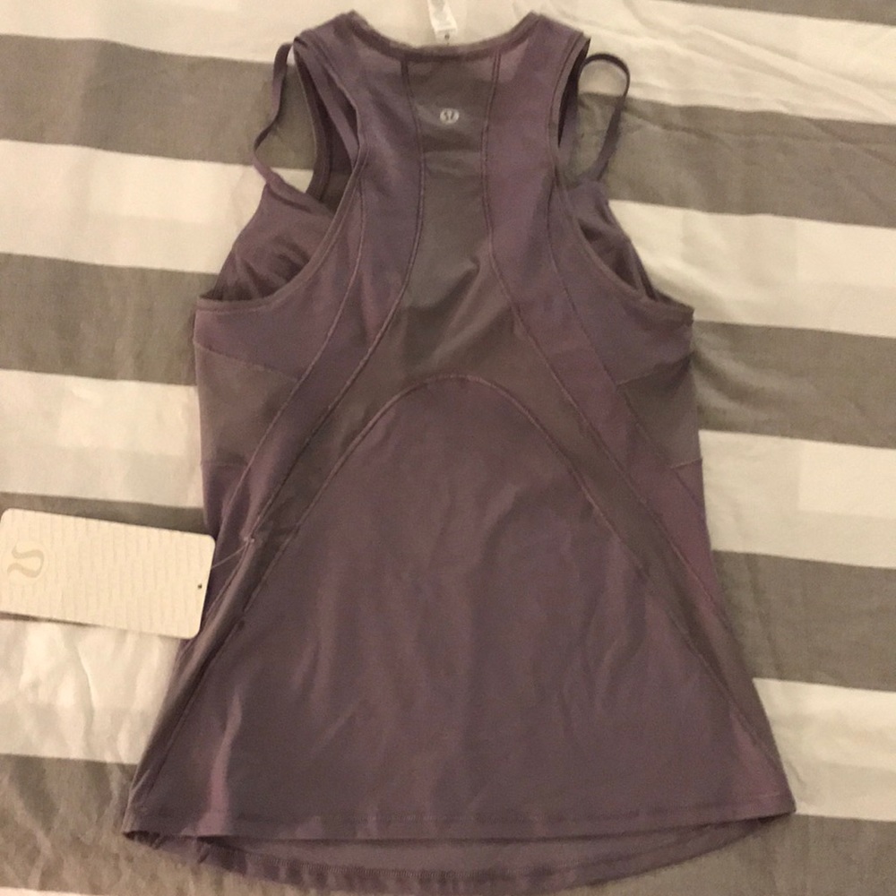 Lululemon top with bra - Picture 3 of 6